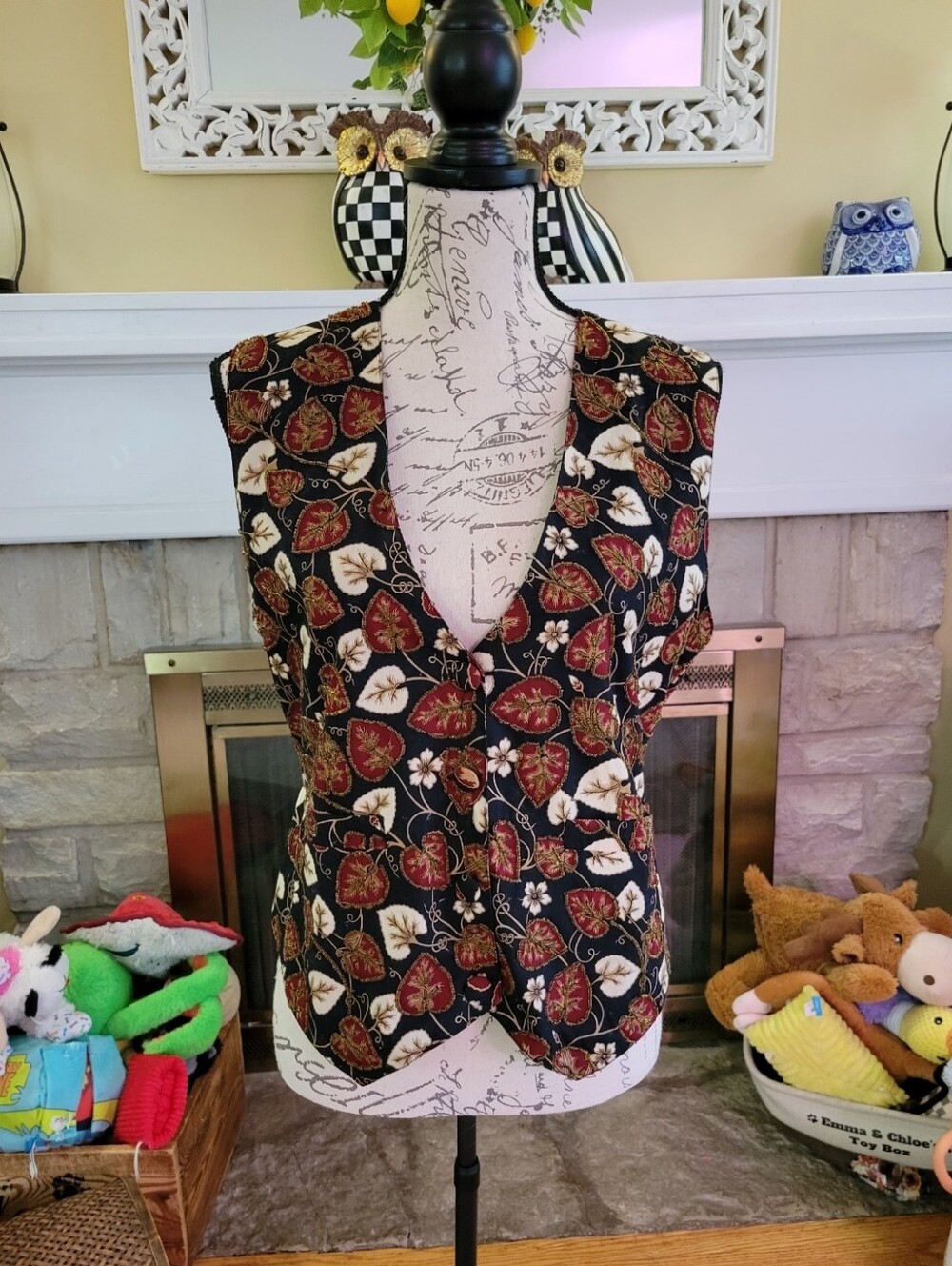 Women's Black Floral V-Neck Tailored Beaded Vest